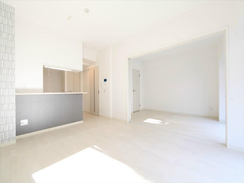 居室・リビング　ＬＤＫ12.24帖　洋室6.67帖　つなげて使用出来ます