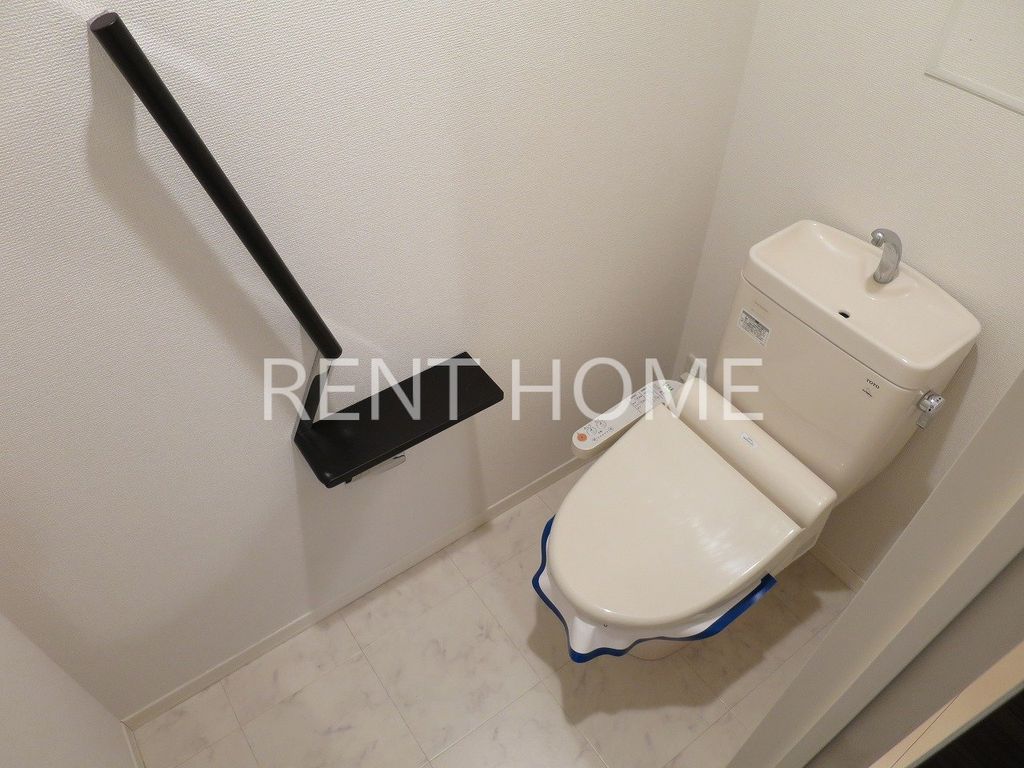 トイレ　ウォシュレット付き