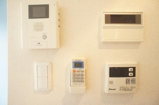 セキュリティ　映像で来訪者確認ができる、ＴＶモニタ付インターホン完備◎