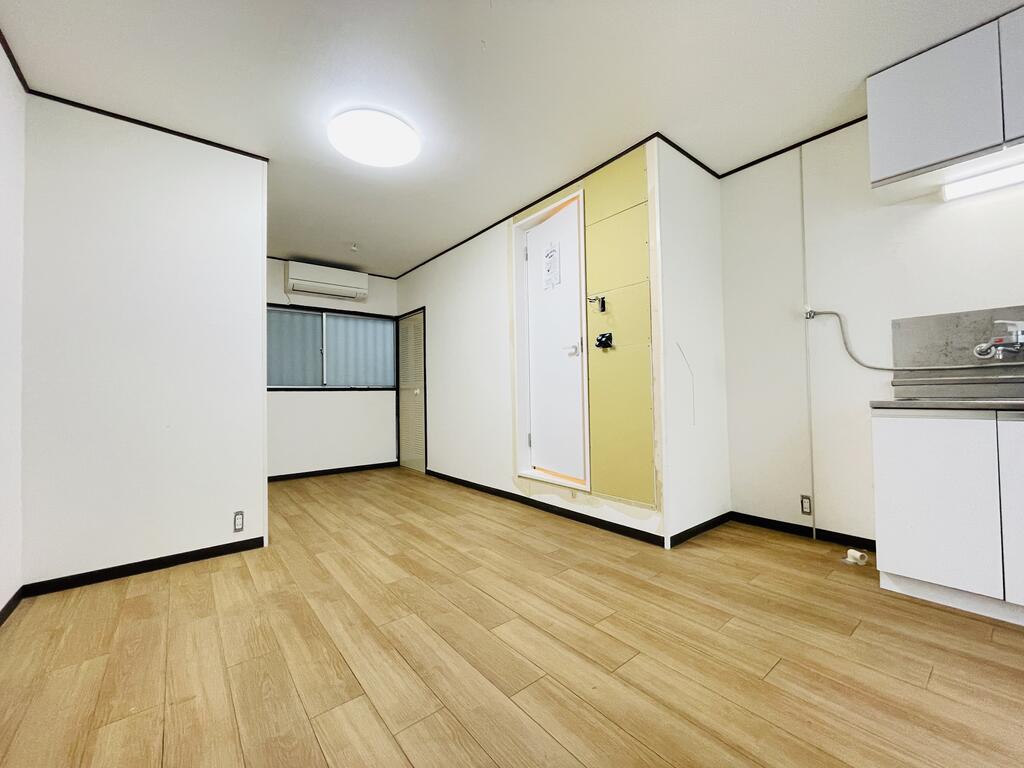 居室・リビング　改装中