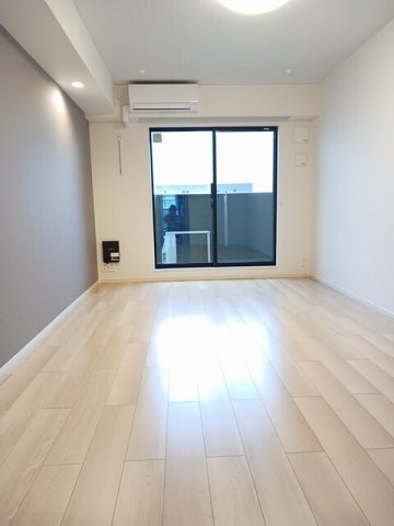 居室・リビング　明るい色調の室内です