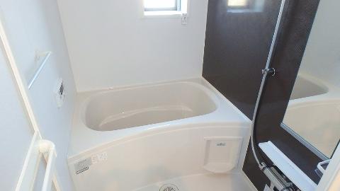 バス・シャワールーム　アクセントパネルがお洒落なお風呂♪