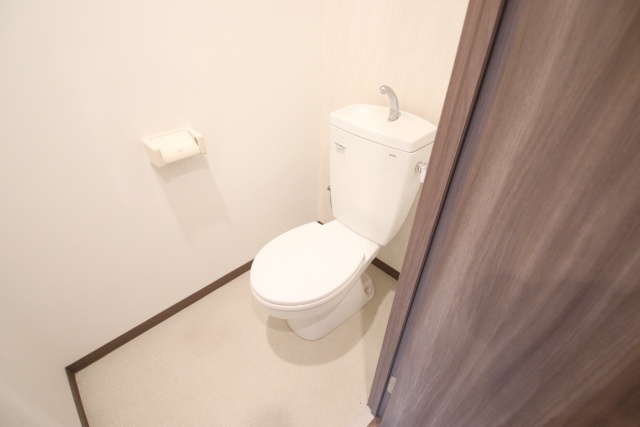 トイレ　※別号室の参考写真です※
