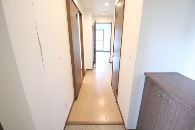 玄関　※別号室の参考写真です※