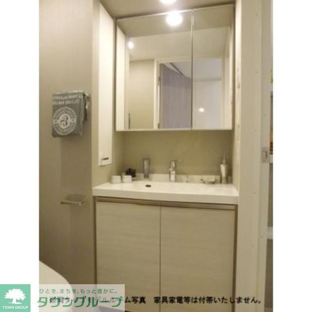 洗面設備　※写真は同タイプ住戸です。