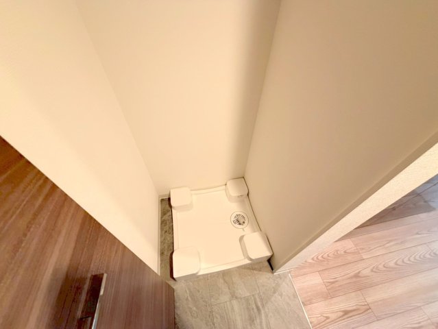 その他設備　嬉しい室内洗濯機置場。これで洗濯機も長持ちしますね。