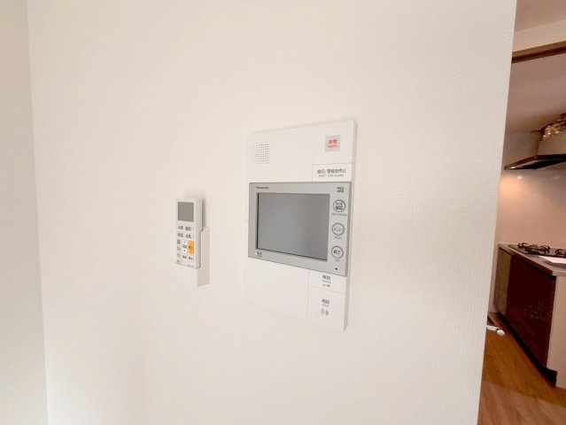 セキュリティ　TVモニターホンで来客が誰か確認してから開けて下さいね