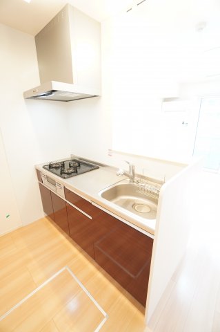 キッチン　※同物件・反転タイプの写真です。