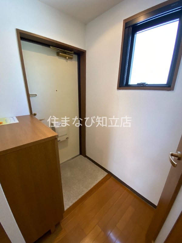 玄関　同型別部屋写真