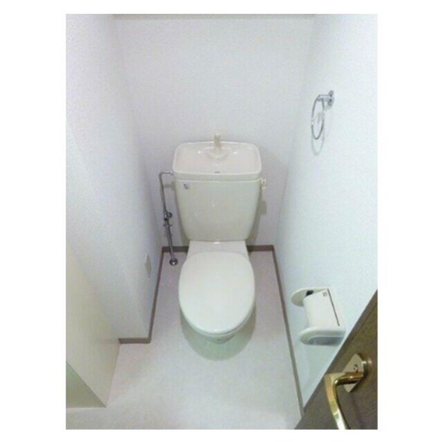 トイレ　※同仕様写真含む