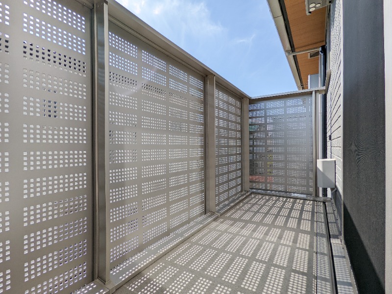 バルコニー　図面と現状に相違がある場合には現状を優先