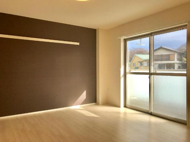 居室・リビング　室内