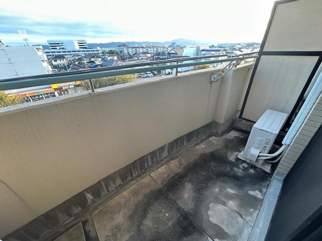バルコニー　別のお部屋の写真となりますので現況優先となります。