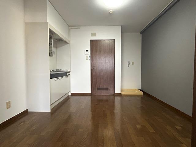 居室・リビング　別のお部屋の写真となりますので現況優先となります。