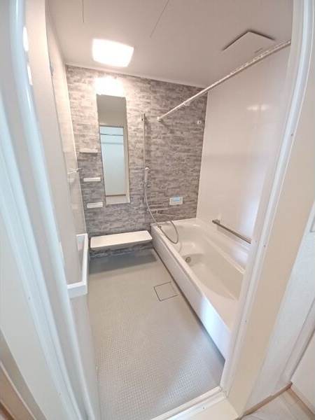 バス・シャワールーム　広々とした一坪バス！