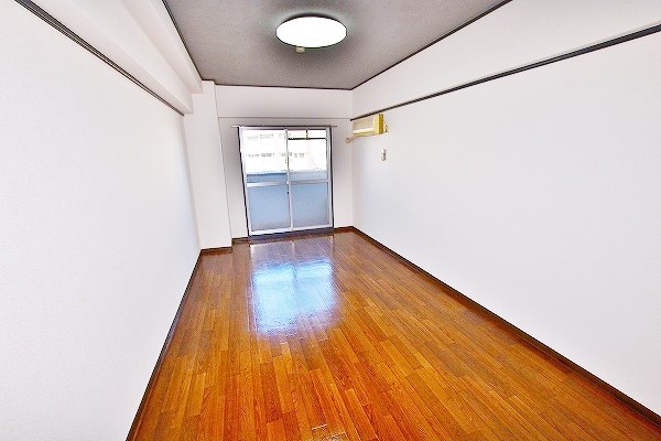 居室・リビング　★洋室7.5帖★