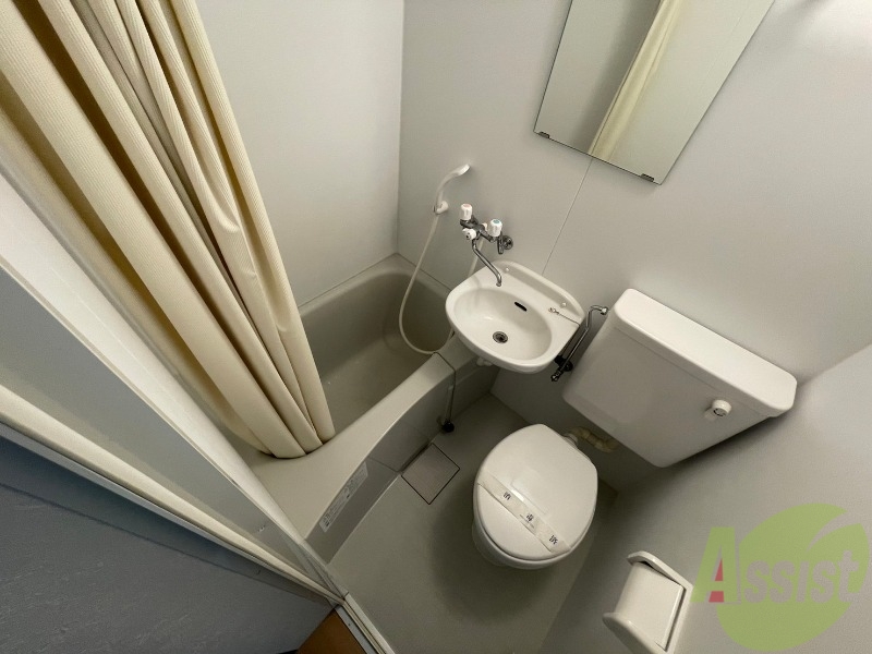 バス・シャワールーム　ユニットバスです。疲れを癒すのに欠かせませんね！