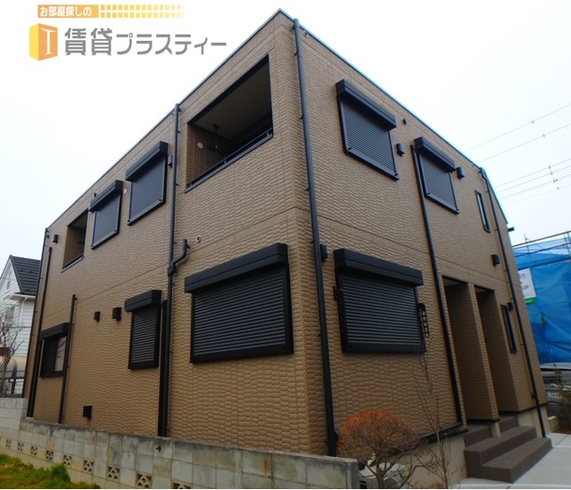 建物外観　雰囲気良き、真間の住宅街に溶け込む築浅物件。