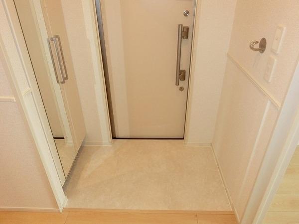 玄関　シューズボックスあり！