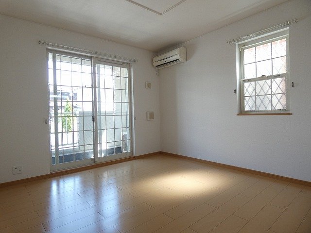 居室・リビング　こちらのリビングで趣味の時間をお楽しみください