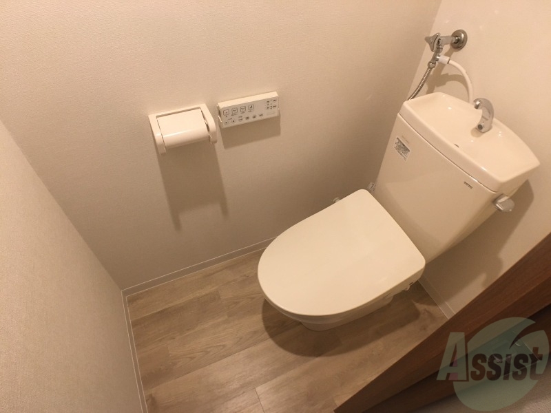 トイレ　ウォシュレット機能がついたトイレ。安心して使用できますね。