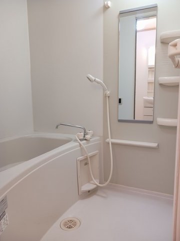 バス・シャワールーム　ゆったり過ごせるお風呂です