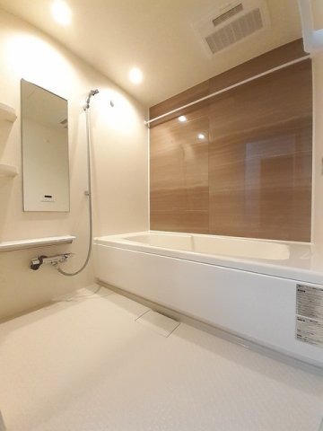 バス・シャワールーム　コンパクトで使いやすいお風呂です