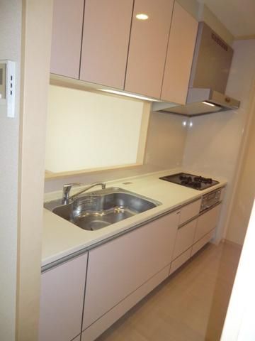 キッチン　３口ガスコンロ付きカウンターキッチン