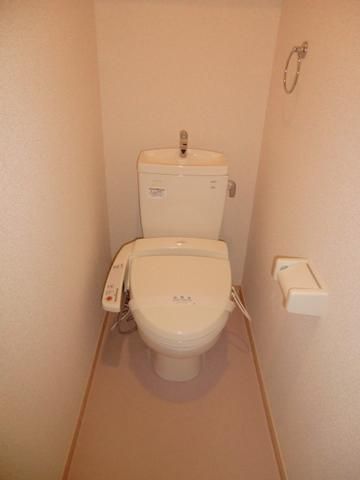 トイレ　温水洗浄便座付きトイレ