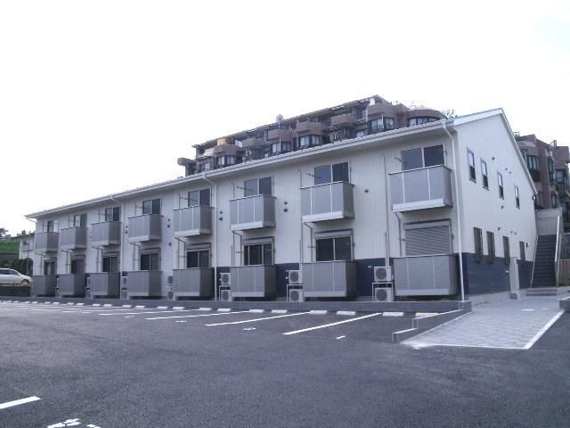 建物外観　飯山満駅徒歩8分