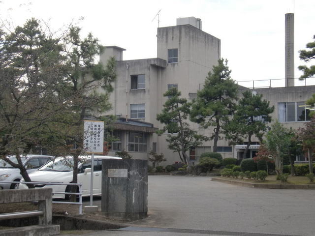 その他　戸出中学校（その他）まで1400m