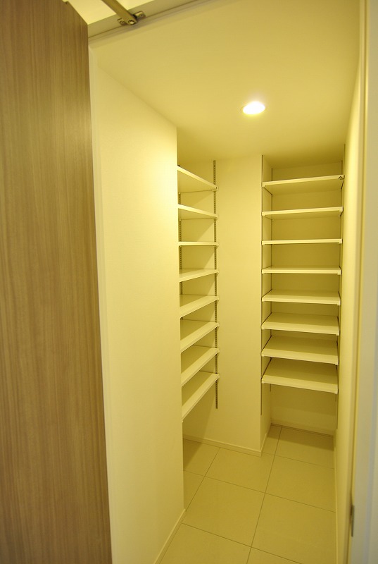 玄関　シューズインクローク