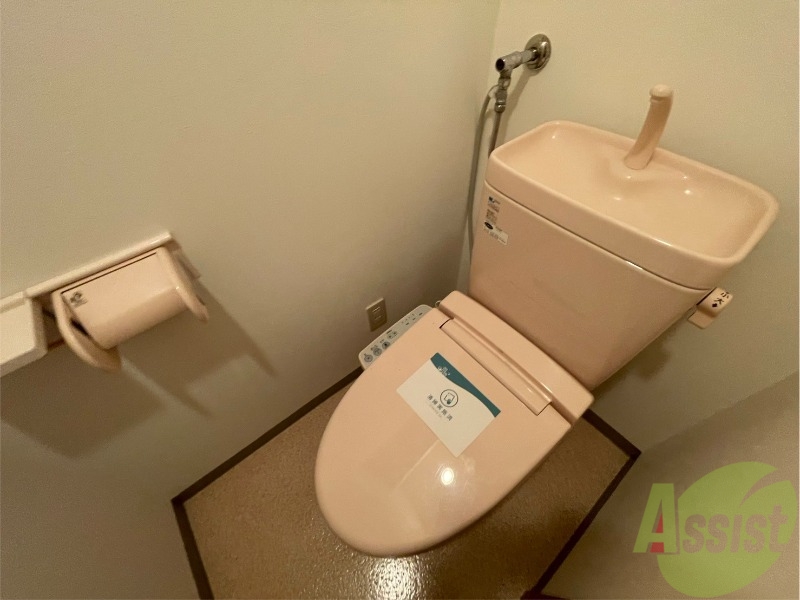 トイレ　こちらはトイレです。清潔感があり、安心して使用できます。