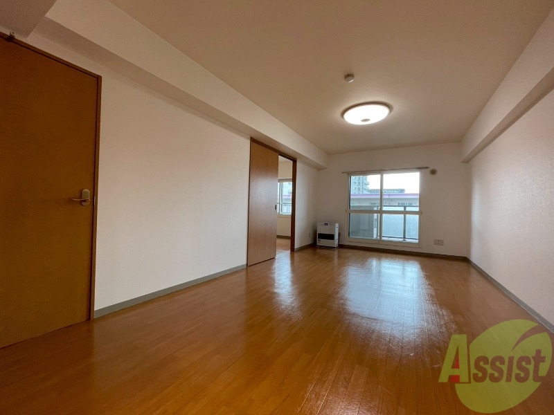 居室・リビング　広くてキレイなお部屋が広がっていて、充実した生活が送れそう。