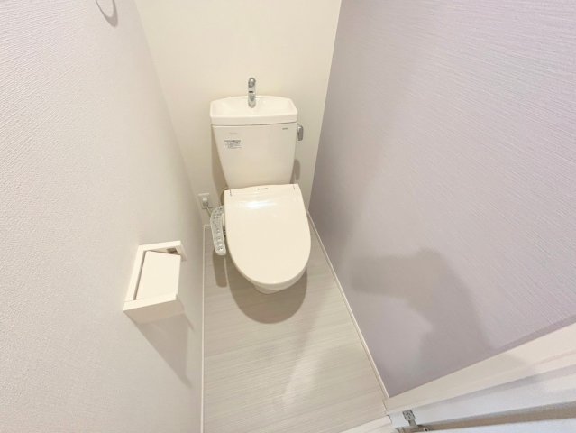 トイレ　綺麗なトイレにはウォシュレット標準装備です。