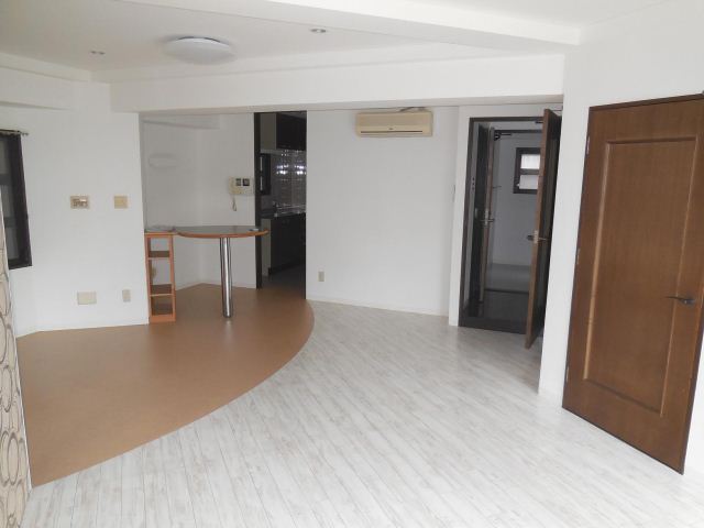 居室・リビング　きれいな室内ですよ