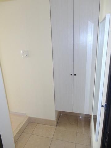 玄関　右手に鏡があります