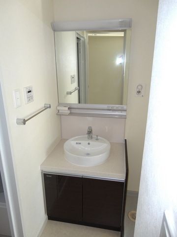 洗面設備　おしゃれな洗面台