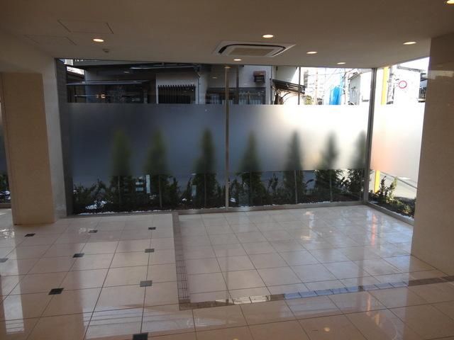 エントランス　おしゃれなロビーです