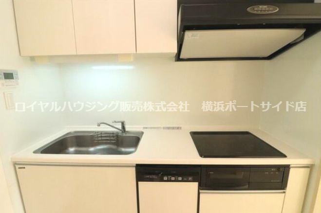 キッチン　※同タイプの室内写真になります。