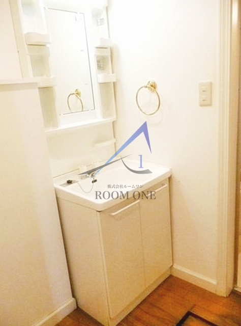 洗面設備　独立洗面台です。