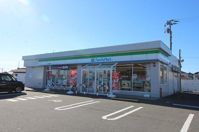 コンビニ　ファミリーマート新潟逢谷内店（コンビニ）まで576m