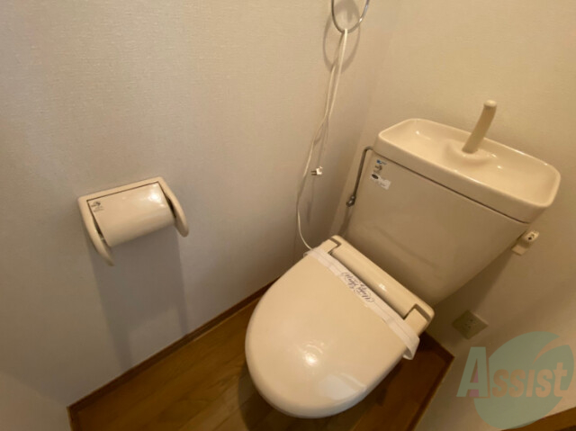 トイレ　こちらはトイレです。清潔感があり、安心して使用できます。