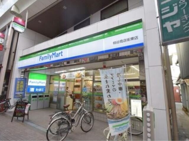 コンビニ　ファミリーマート桃谷商店街東店（コンビニ）まで200m