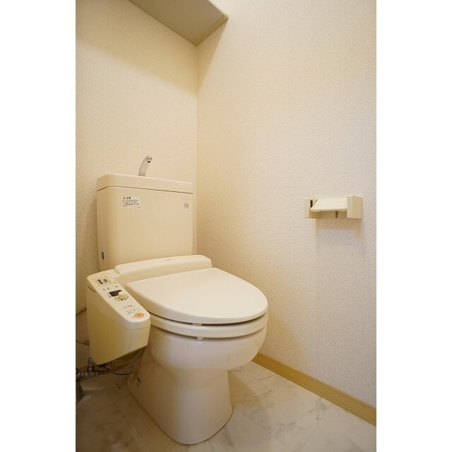 トイレ　温水洗浄便座付のトイレ♪