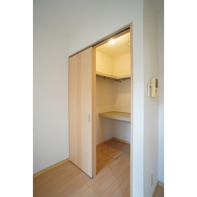 収納　嬉しいウォークインクローゼット付！