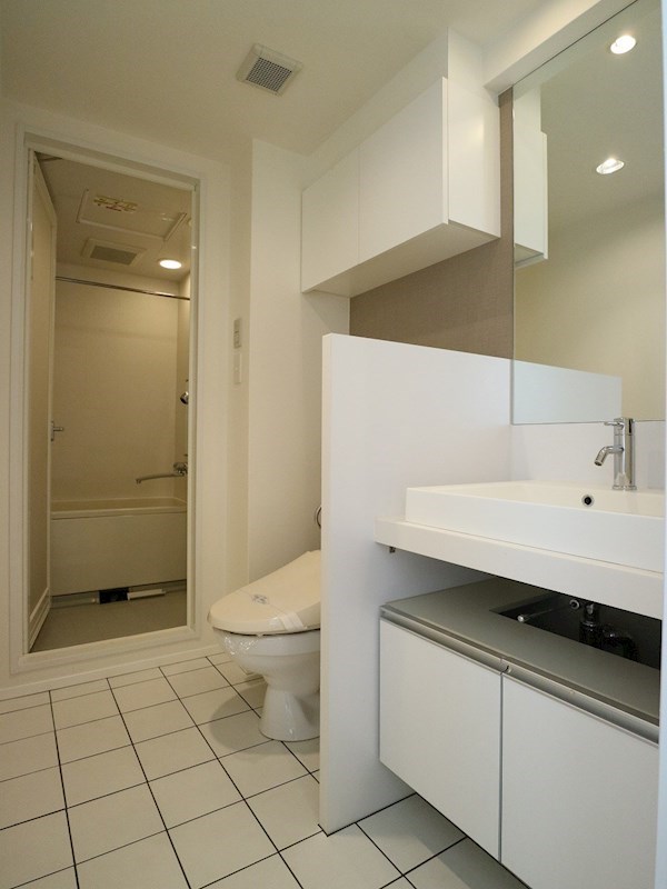 洗面設備　※別号室の参考写真です。