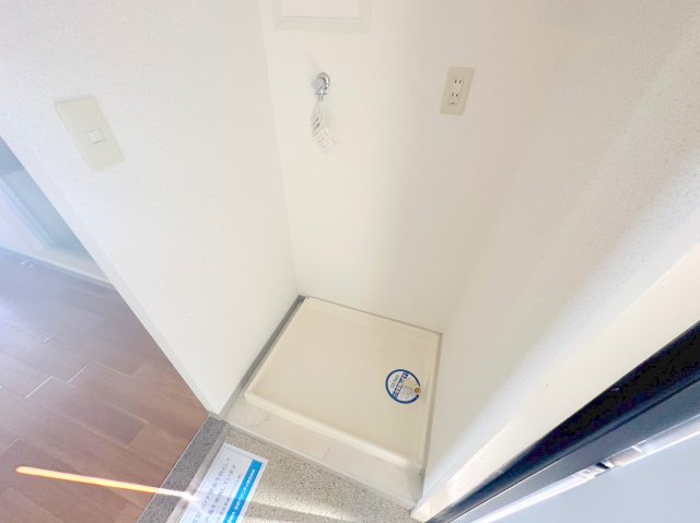 その他設備　嬉しい室内洗濯機置場。これで洗濯機も長持ちしますね。