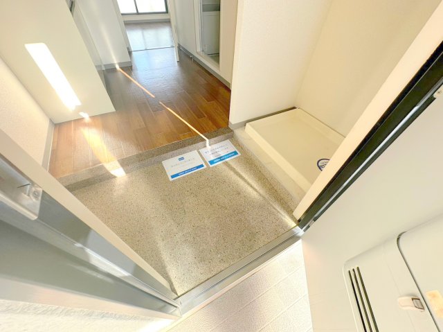 玄関　玄関が大きいと、とても解放感があります。