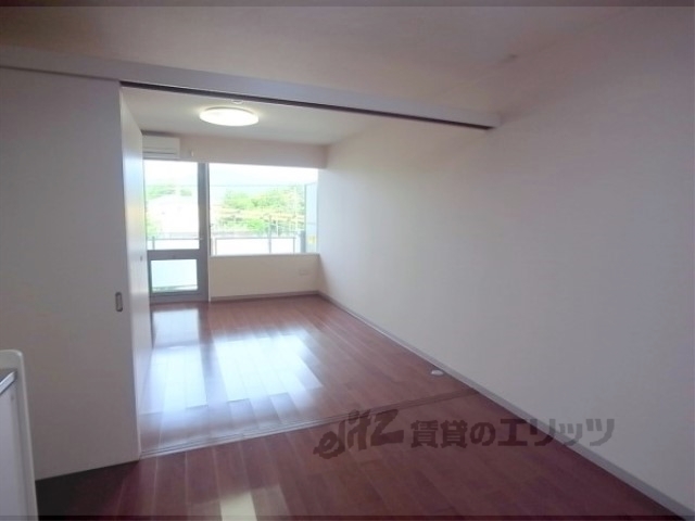 居室・リビング　部屋２つ繋がります